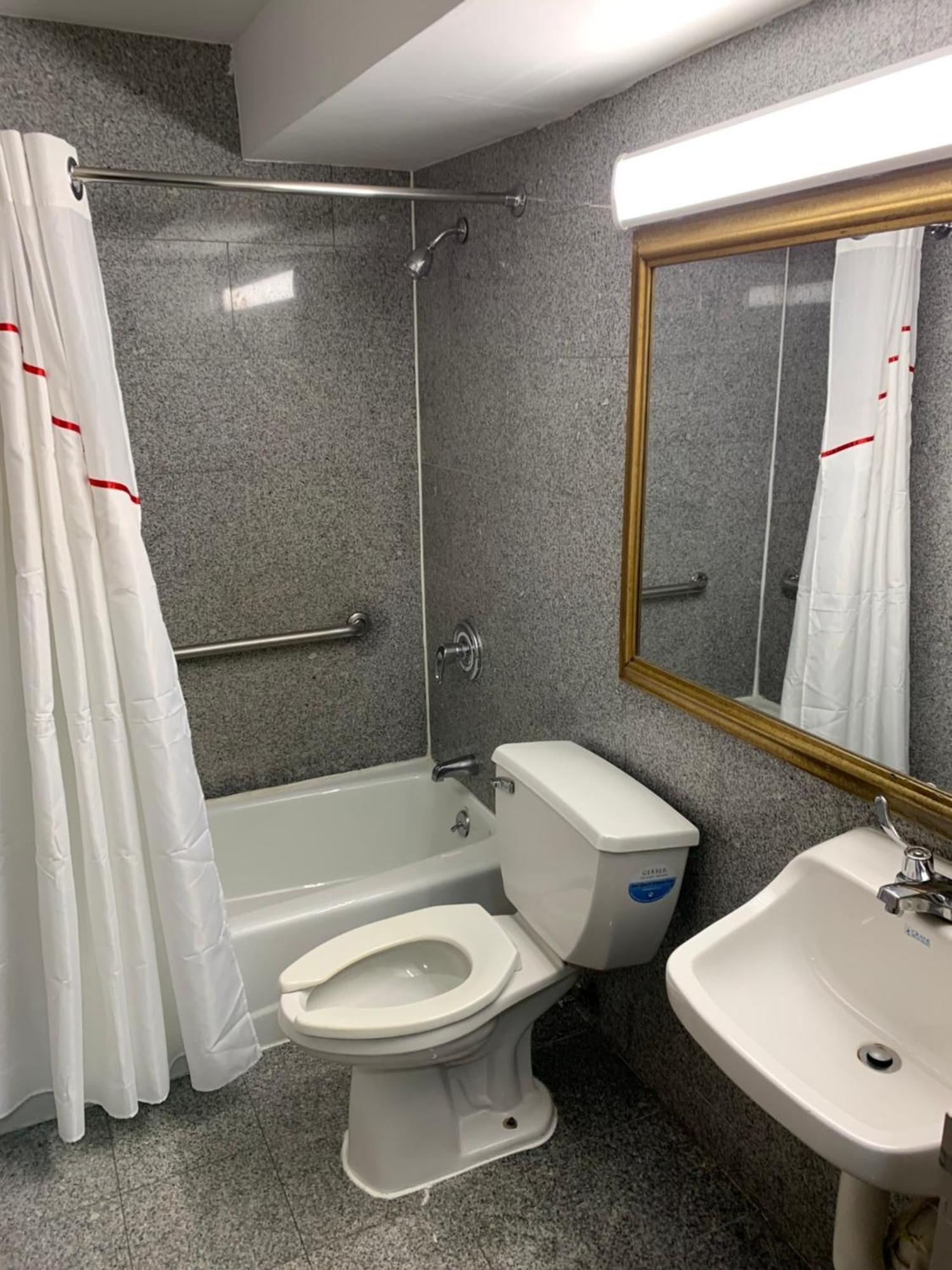 Red Roof Inn Copiague Luaran gambar